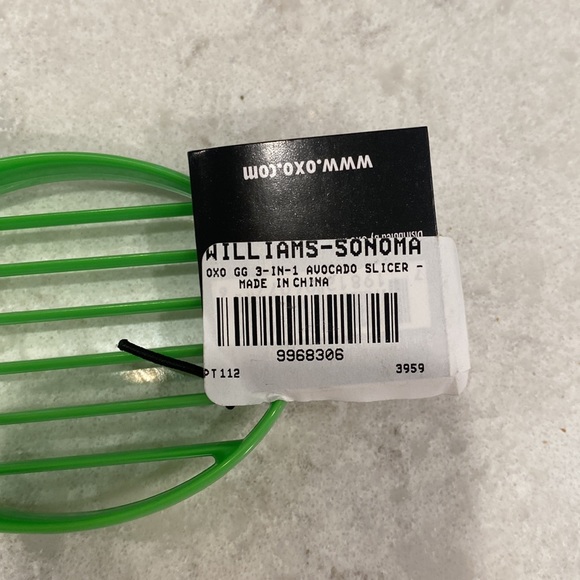 OXO 3-in-1 Avocado Slicer - Picture 3 of 6